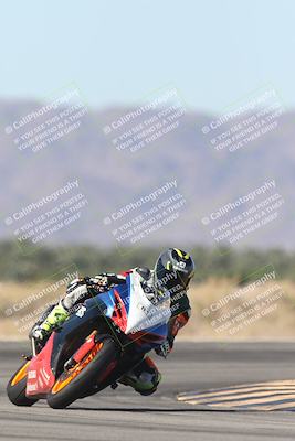 media/Oct-30-2025-Racers Edge (Thu) [[dabbdaf680]]/3-B Group/Session 4 Turn 16/